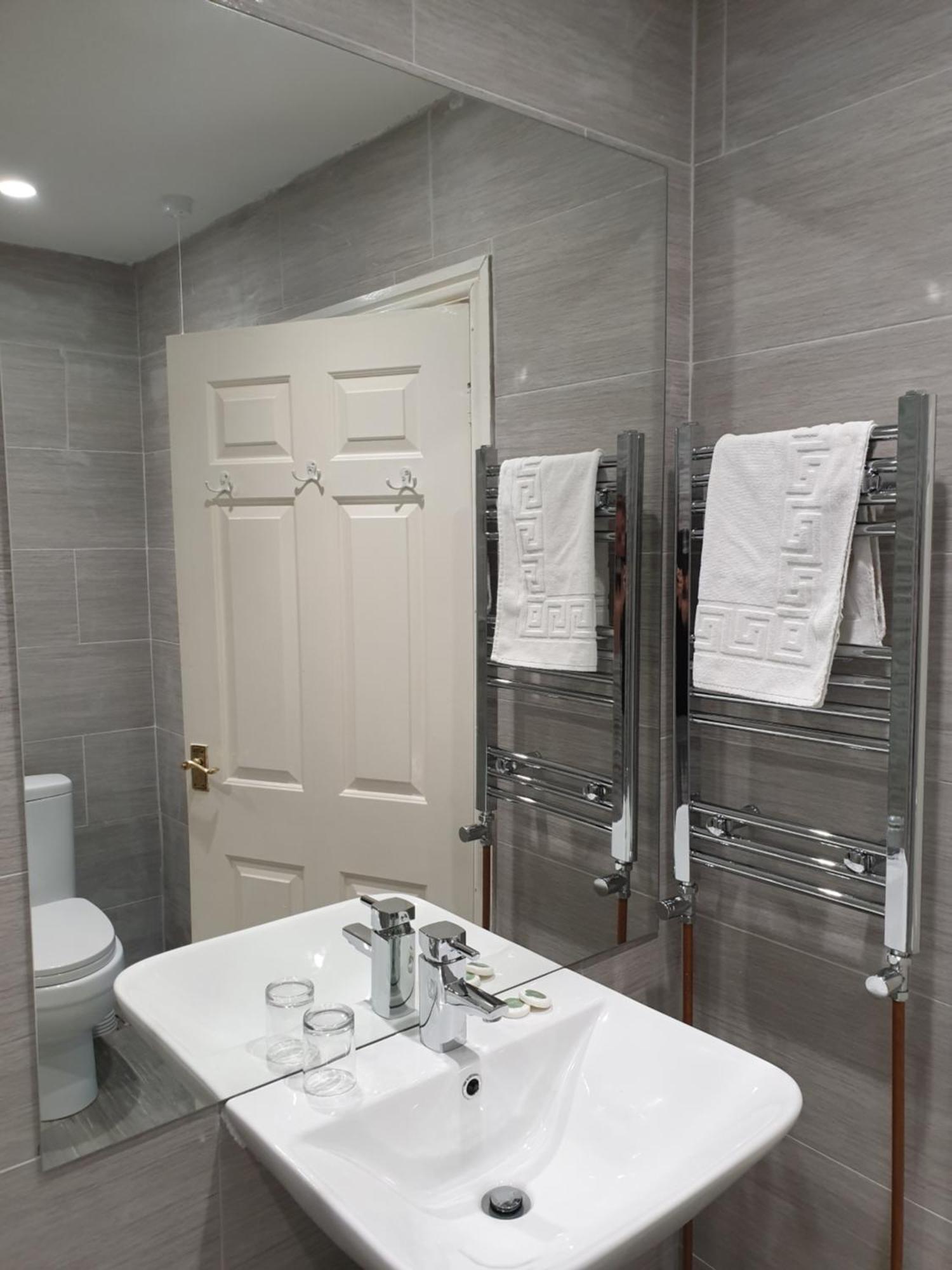 The White Horse Lodge Hotel ثيرسك المظهر الخارجي الصورة