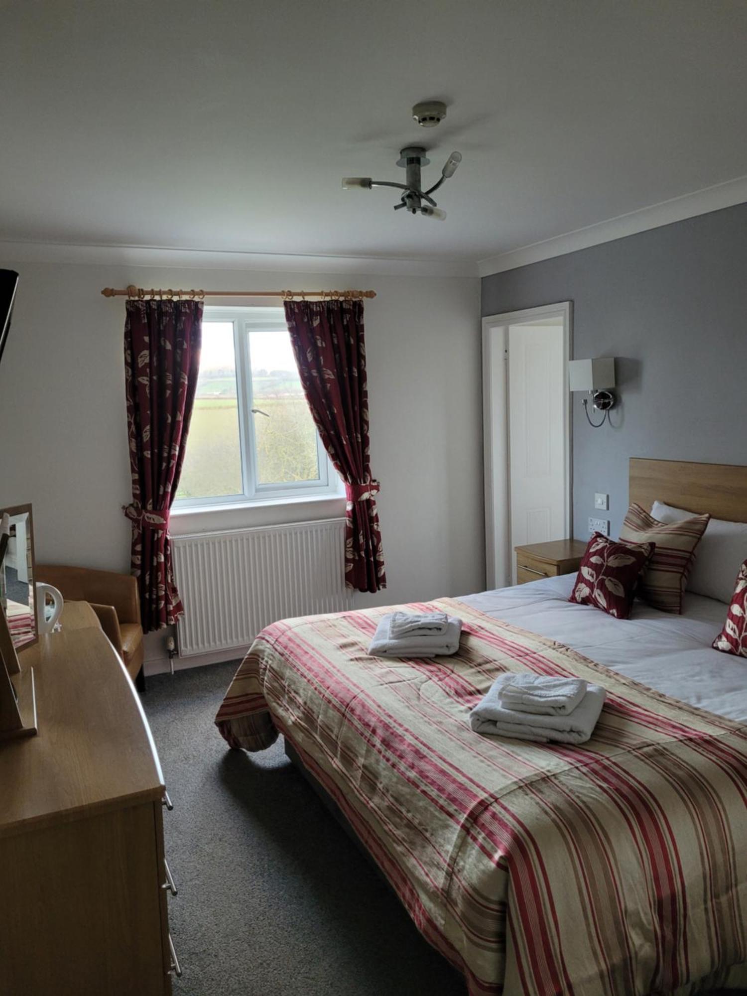 The White Horse Lodge Hotel ثيرسك المظهر الخارجي الصورة