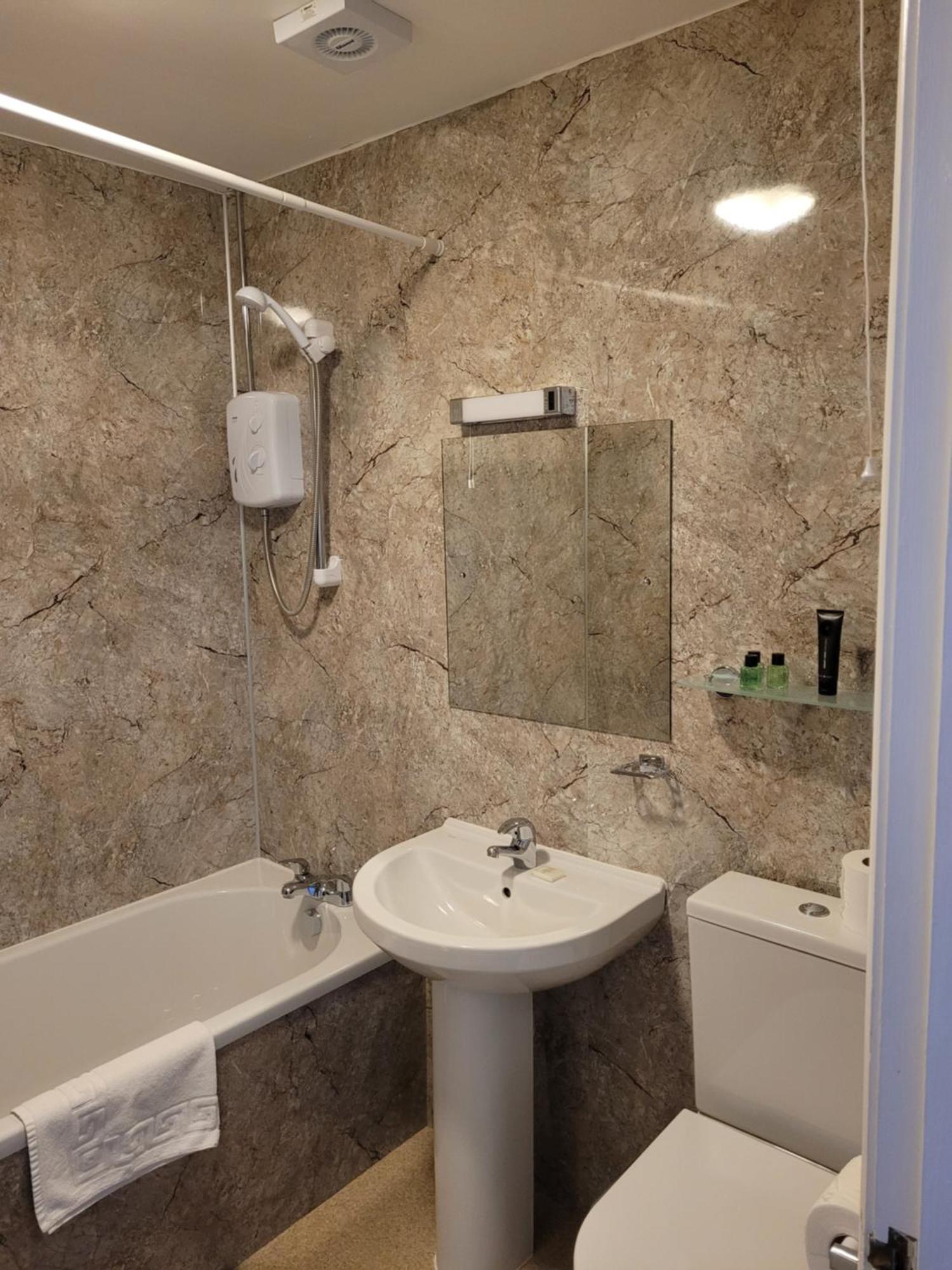 The White Horse Lodge Hotel ثيرسك المظهر الخارجي الصورة